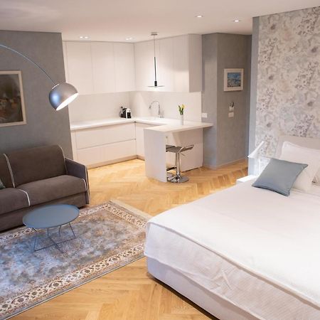Seven Luxury Suites 티라나 외부 사진