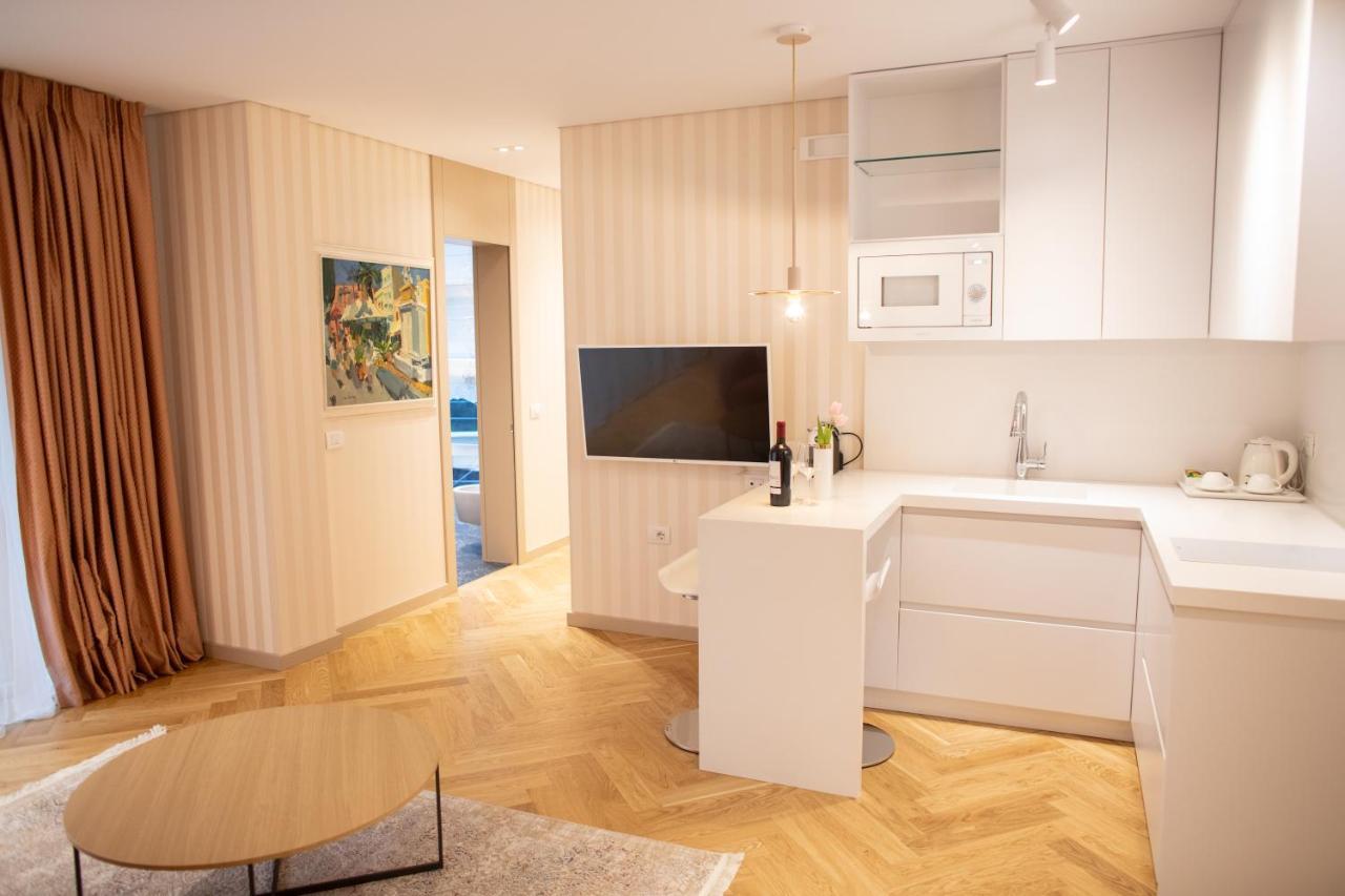 Seven Luxury Suites 티라나 외부 사진