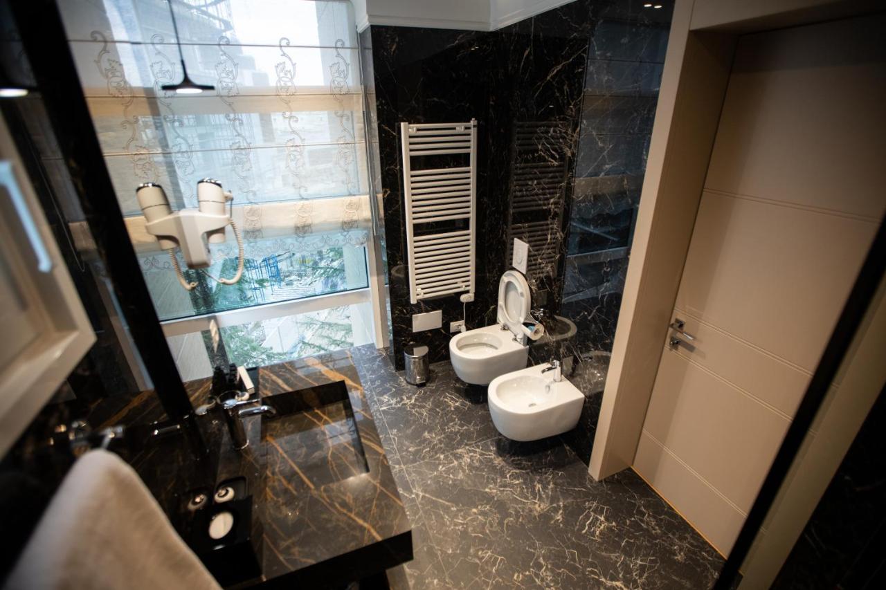 Seven Luxury Suites 티라나 외부 사진