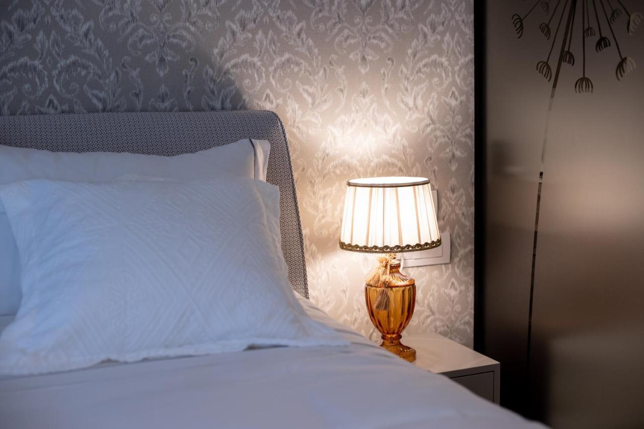Seven Luxury Suites 티라나 외부 사진