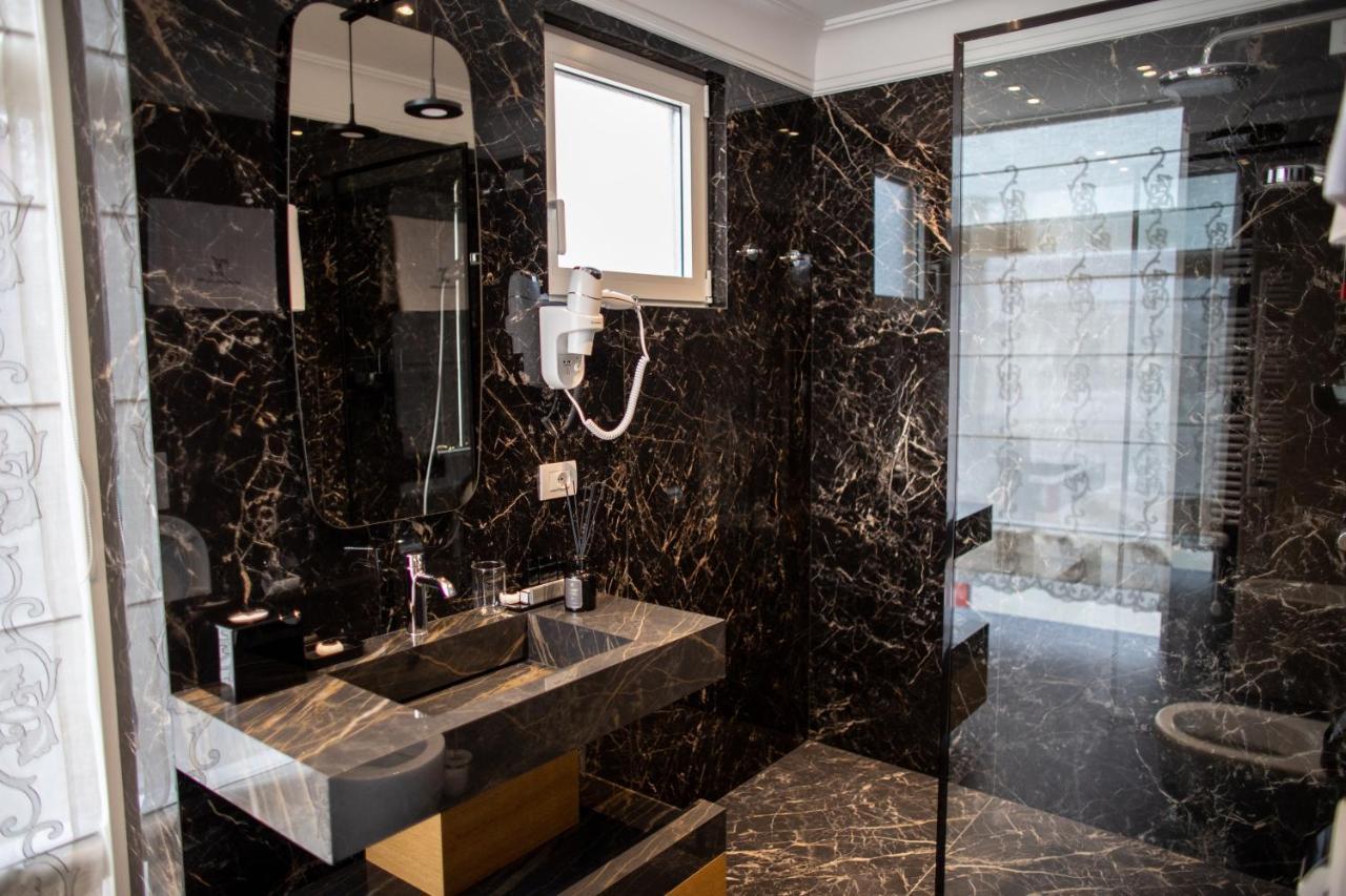 Seven Luxury Suites 티라나 외부 사진