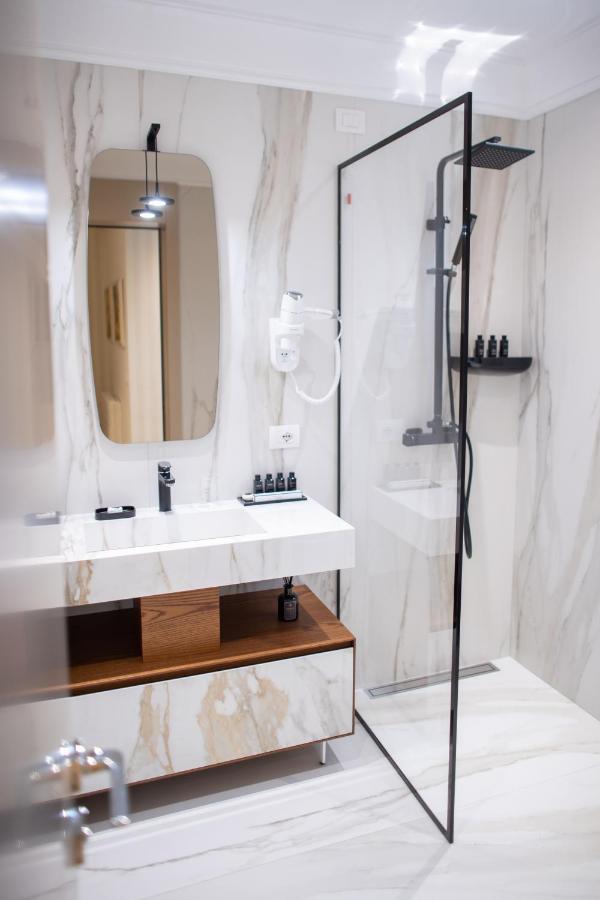 Seven Luxury Suites 티라나 외부 사진
